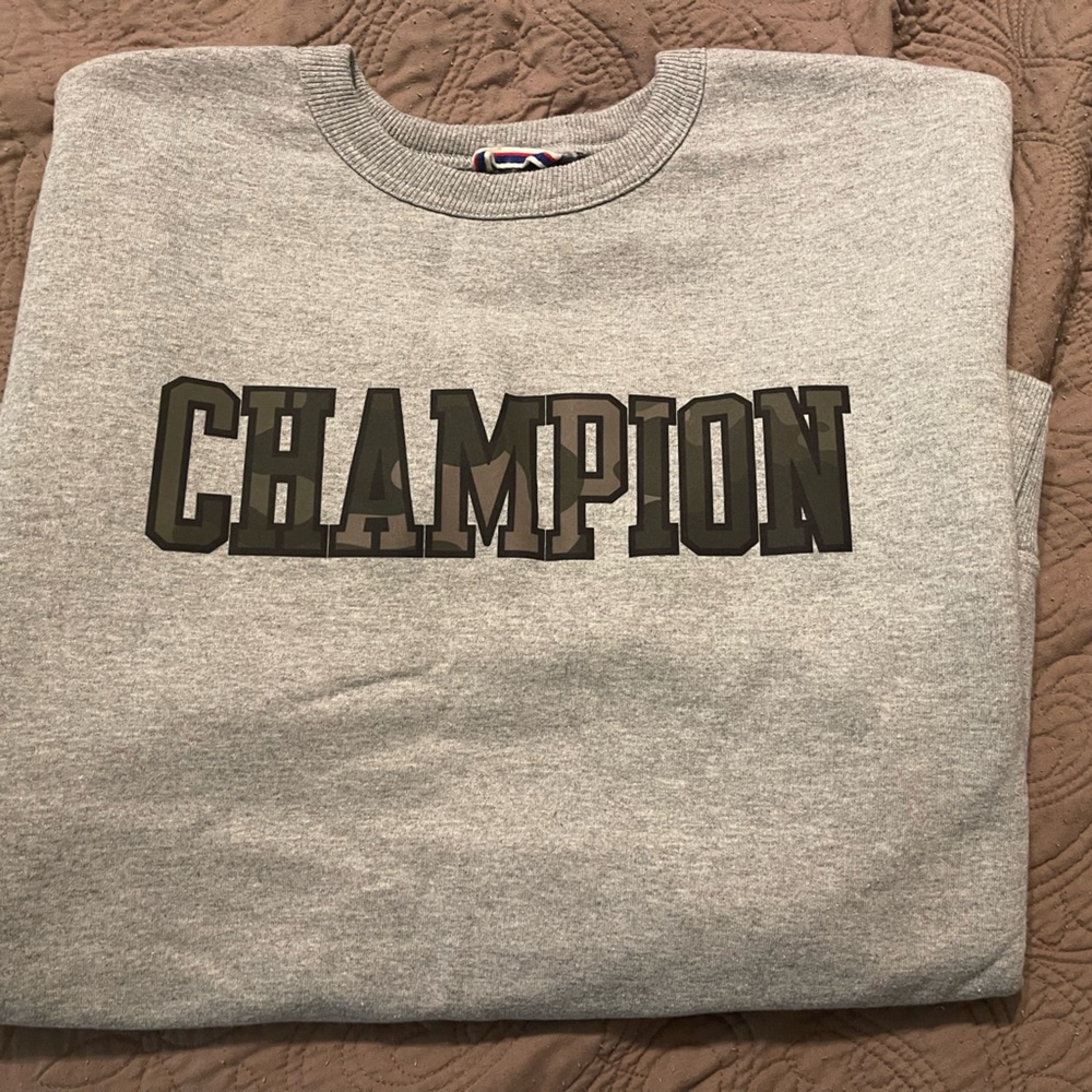 Mens crewneck